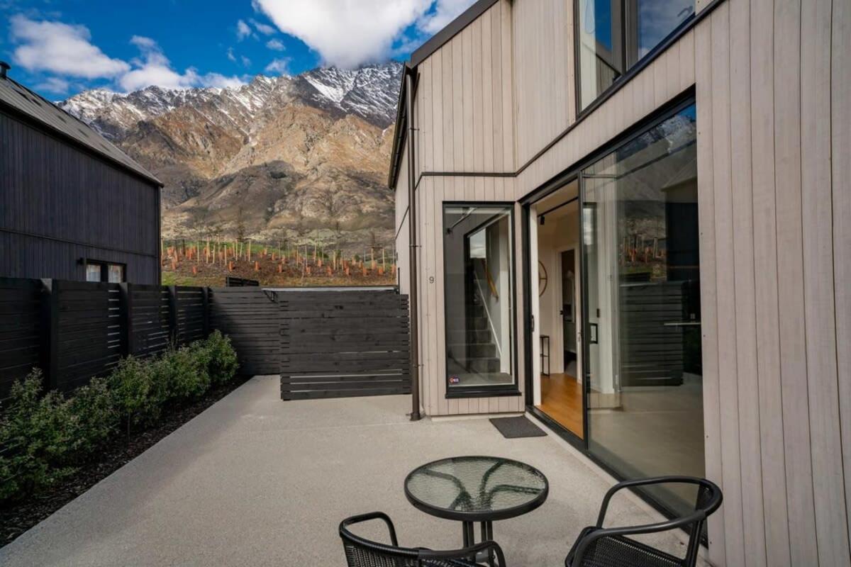 Nestled Below The Remarkables Queenstown Eksteriør bilde
