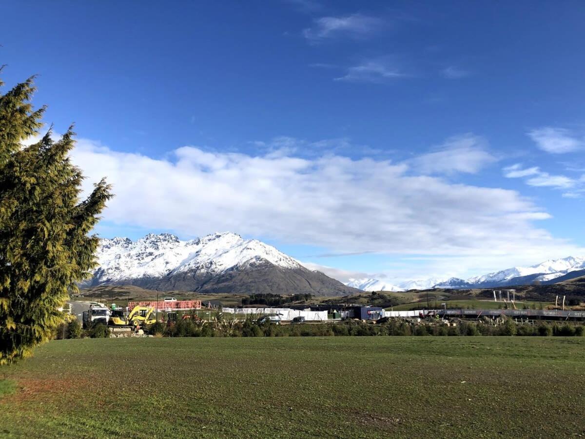 Nestled Below The Remarkables Queenstown Eksteriør bilde