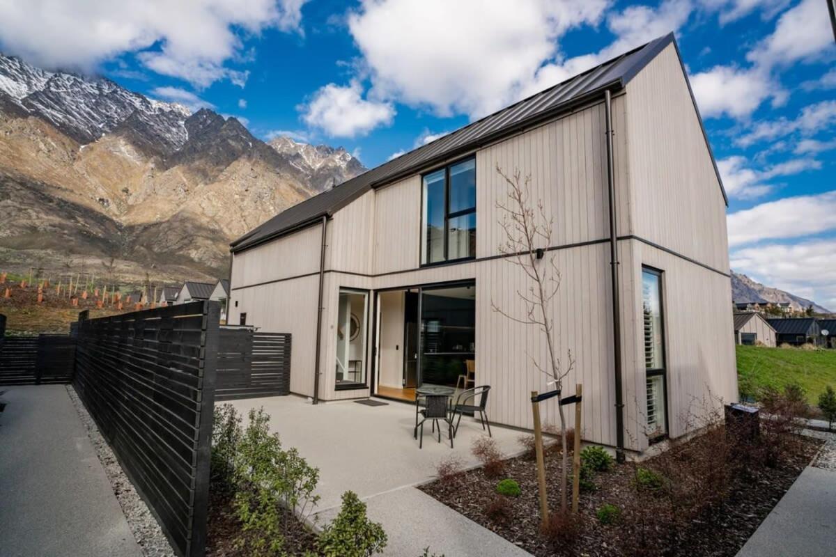 Nestled Below The Remarkables Queenstown Eksteriør bilde